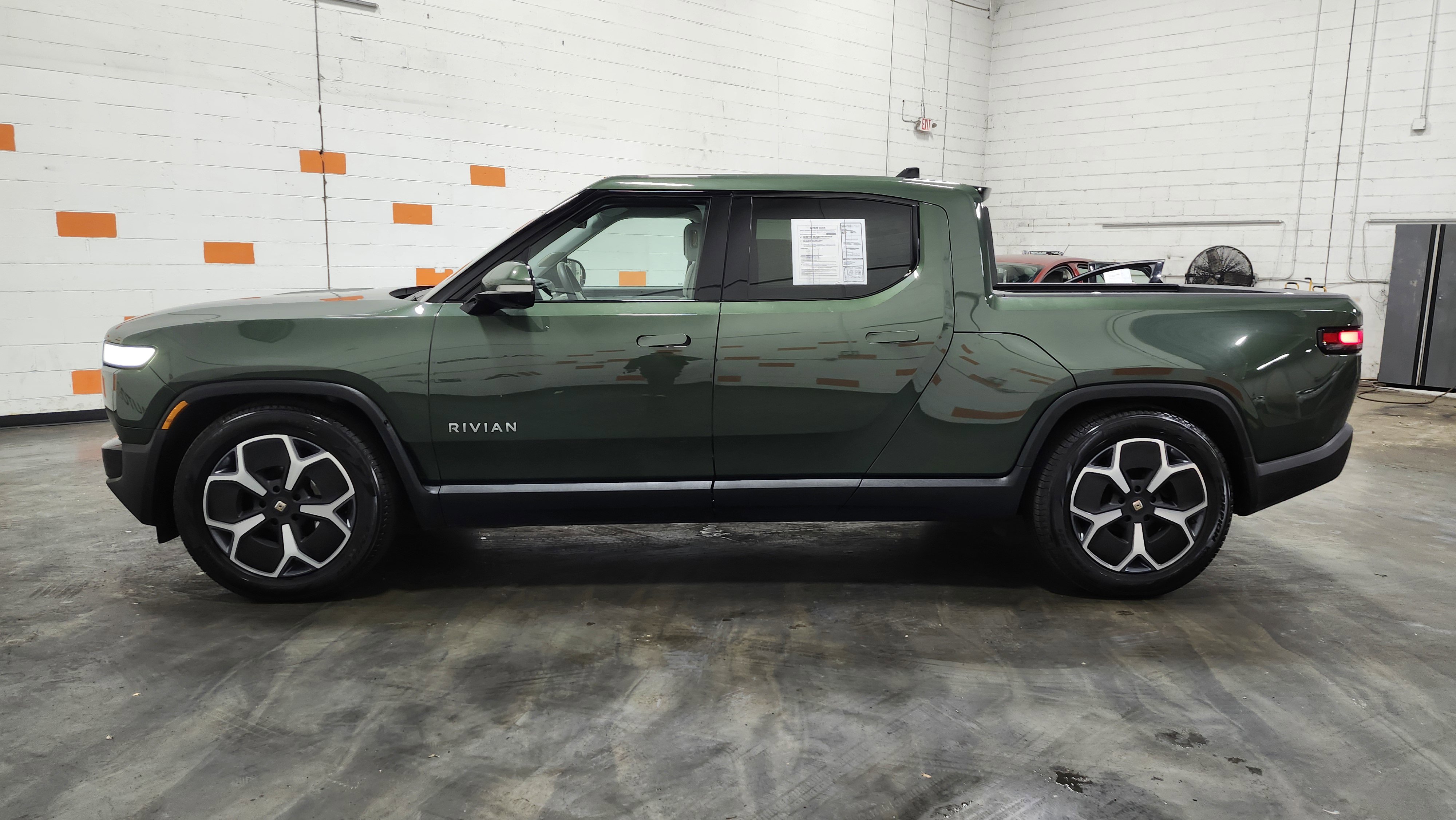 Used 2023 Rivian R1T Adventure image 15