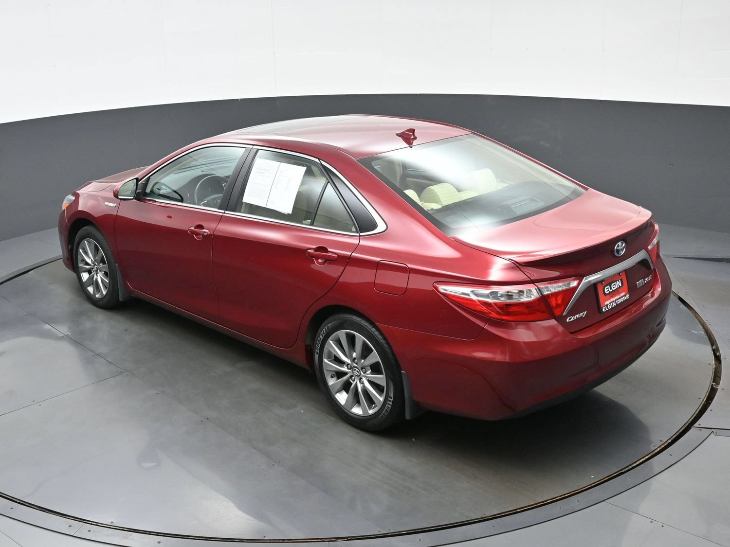 Used 2017 Toyota Camry XLE w/ Moonroof Package FWD image 40