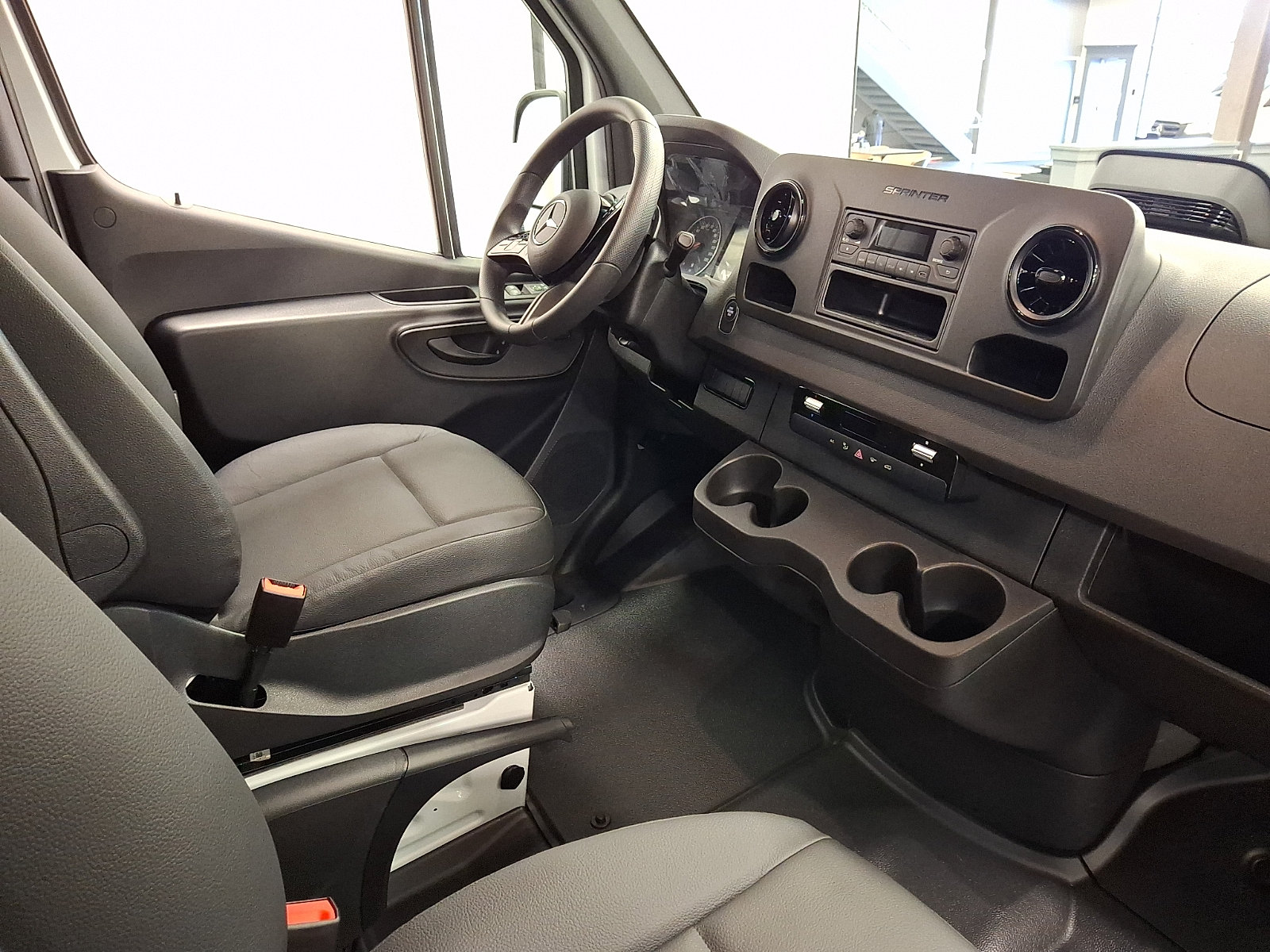 Used 2025 Mercedes-Benz Sprinter 2500 image 9