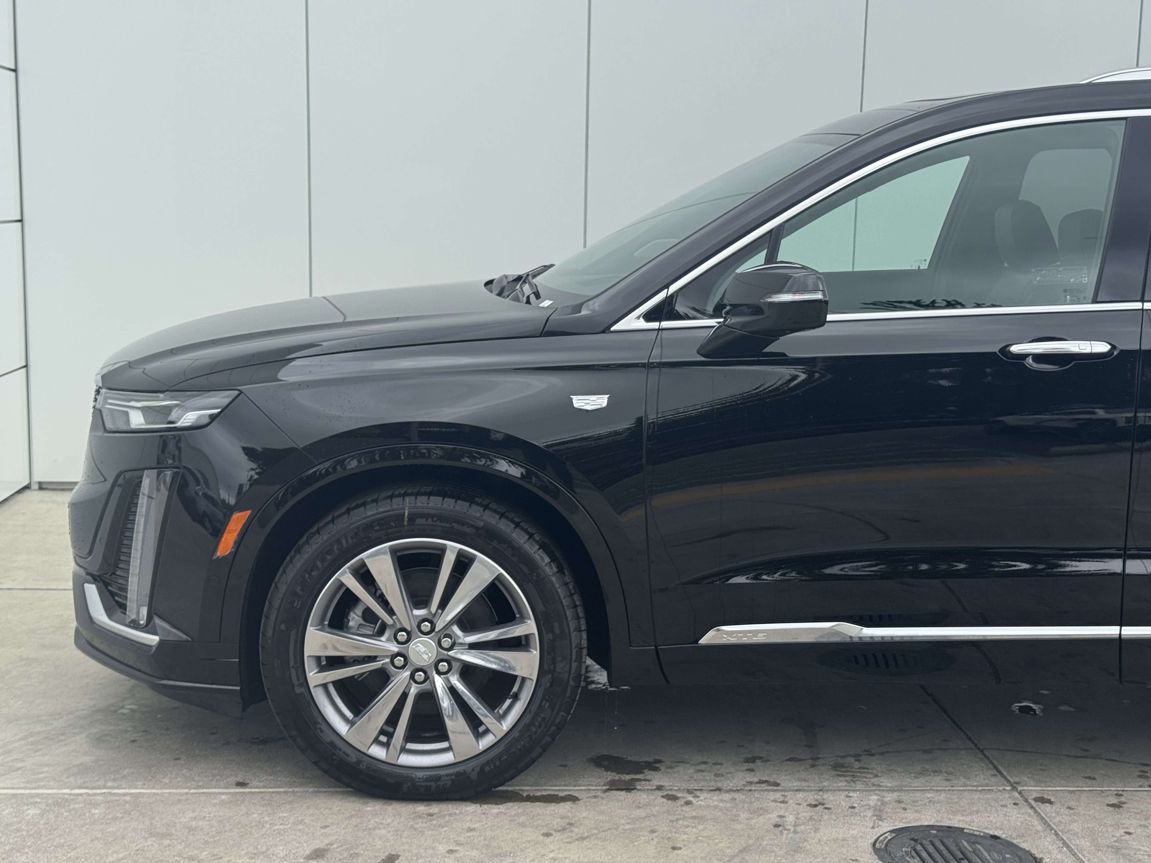 New 2025 Cadillac XT6 Premium Luxury w/ Technology Package image 4
