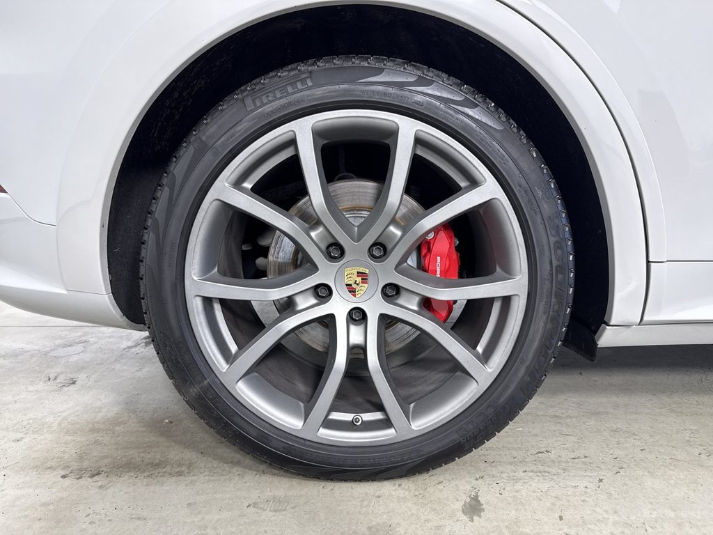 Certified 2023 Porsche Cayenne GTS w/ Premium Package Plus AWD/4WD image 16