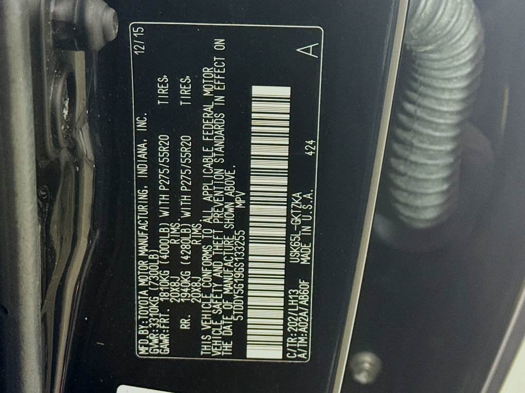 Used 2016 Toyota Sequoia Platinum image 34
