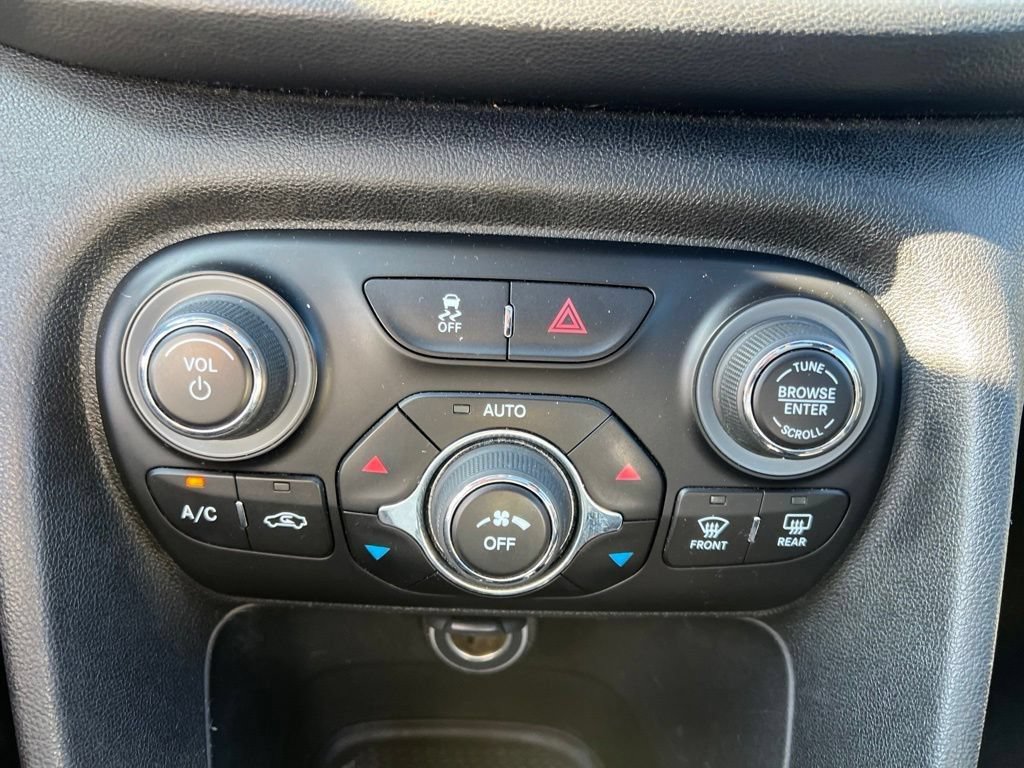 Used 2013 Dodge Dart Limited w/ Premium Group FWD image 13