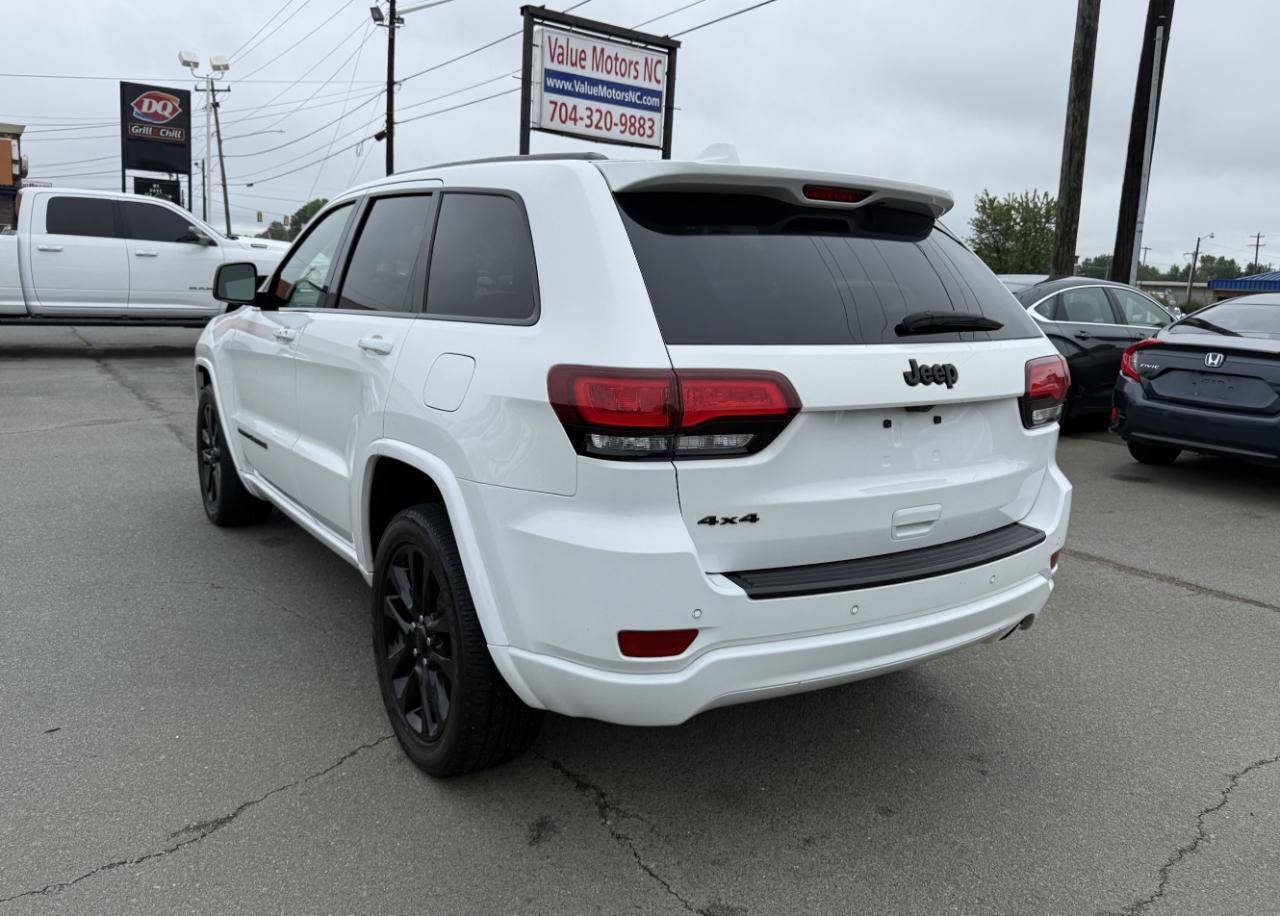 Used 2019 Jeep Grand Cherokee Altitude AWD/4WD image 4