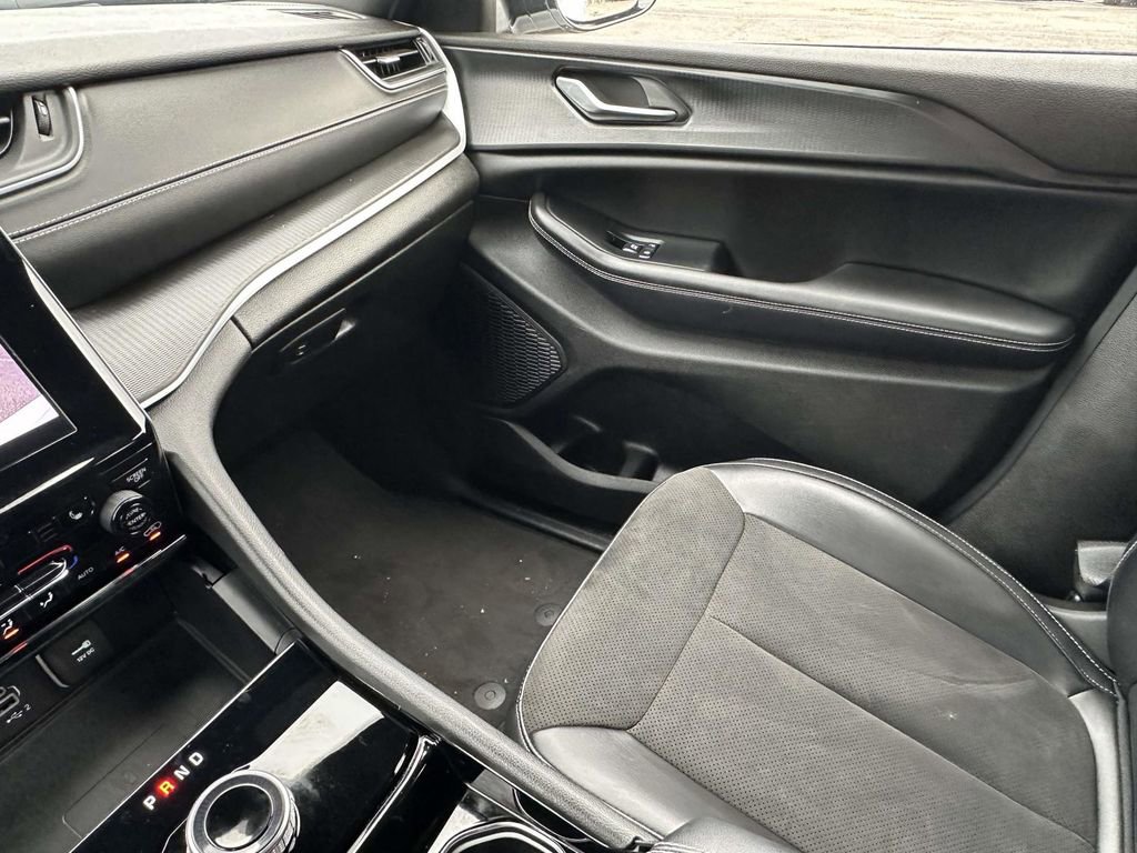 Certified 2023 Jeep Grand Cherokee L Laredo image 30