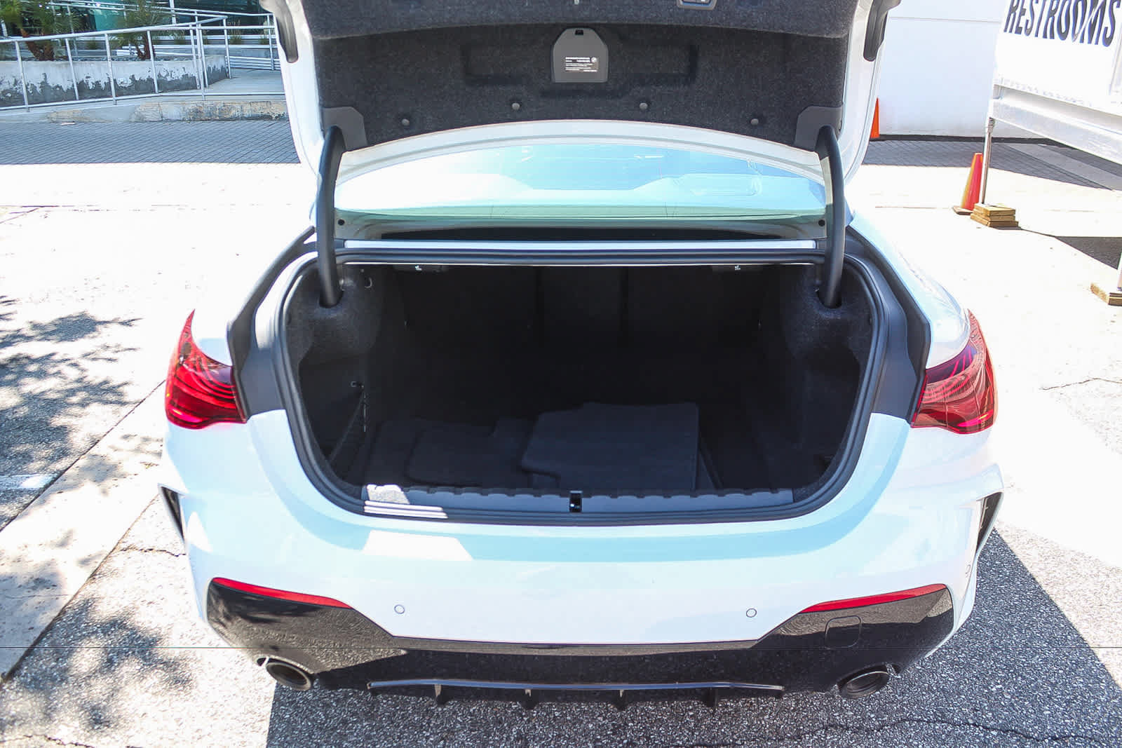 Used 2025 BMW 430i Coupe w/ M Sport Package RWD image 25