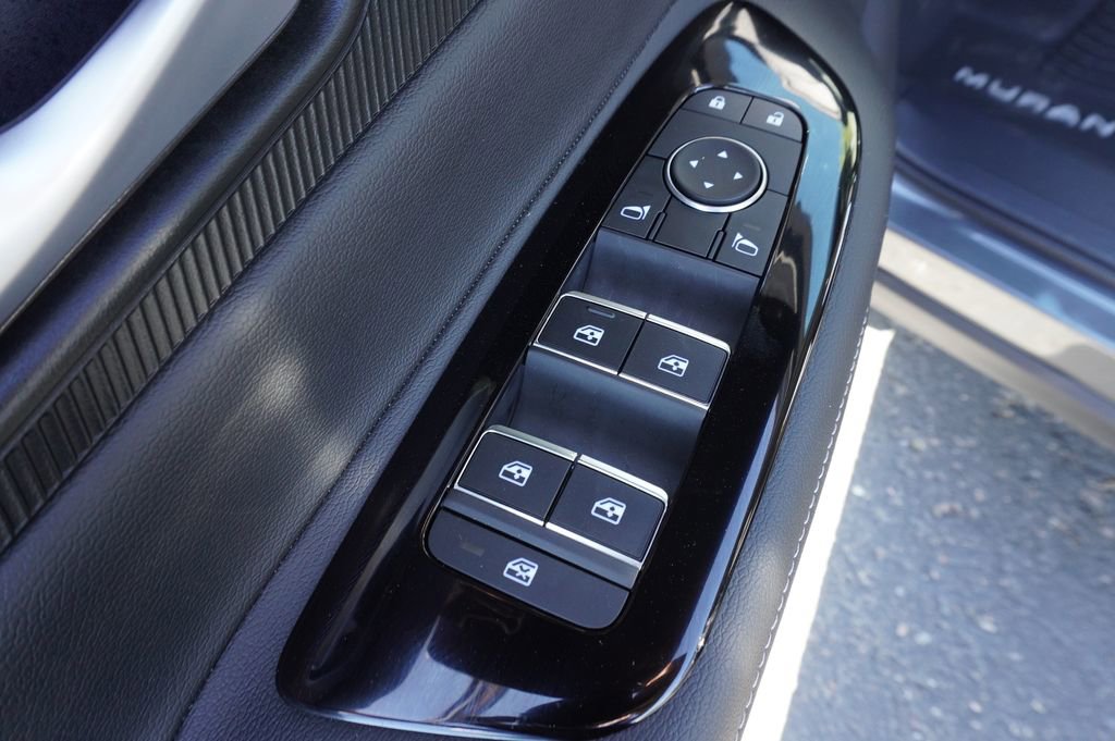 Certified 2025 Nissan Murano SV FWD image 15