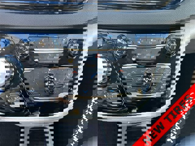 Certified 2024 Chrysler Pacifica Touring-L image 21