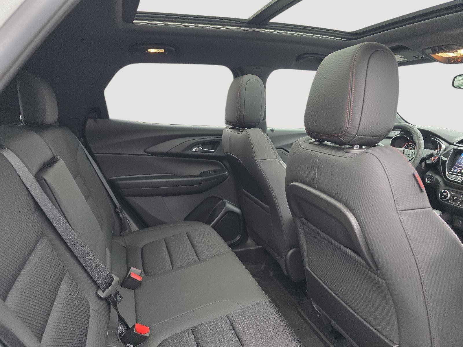 Used 2023 Chevrolet TrailBlazer RS w/ Sun and Liftgate Package image 12