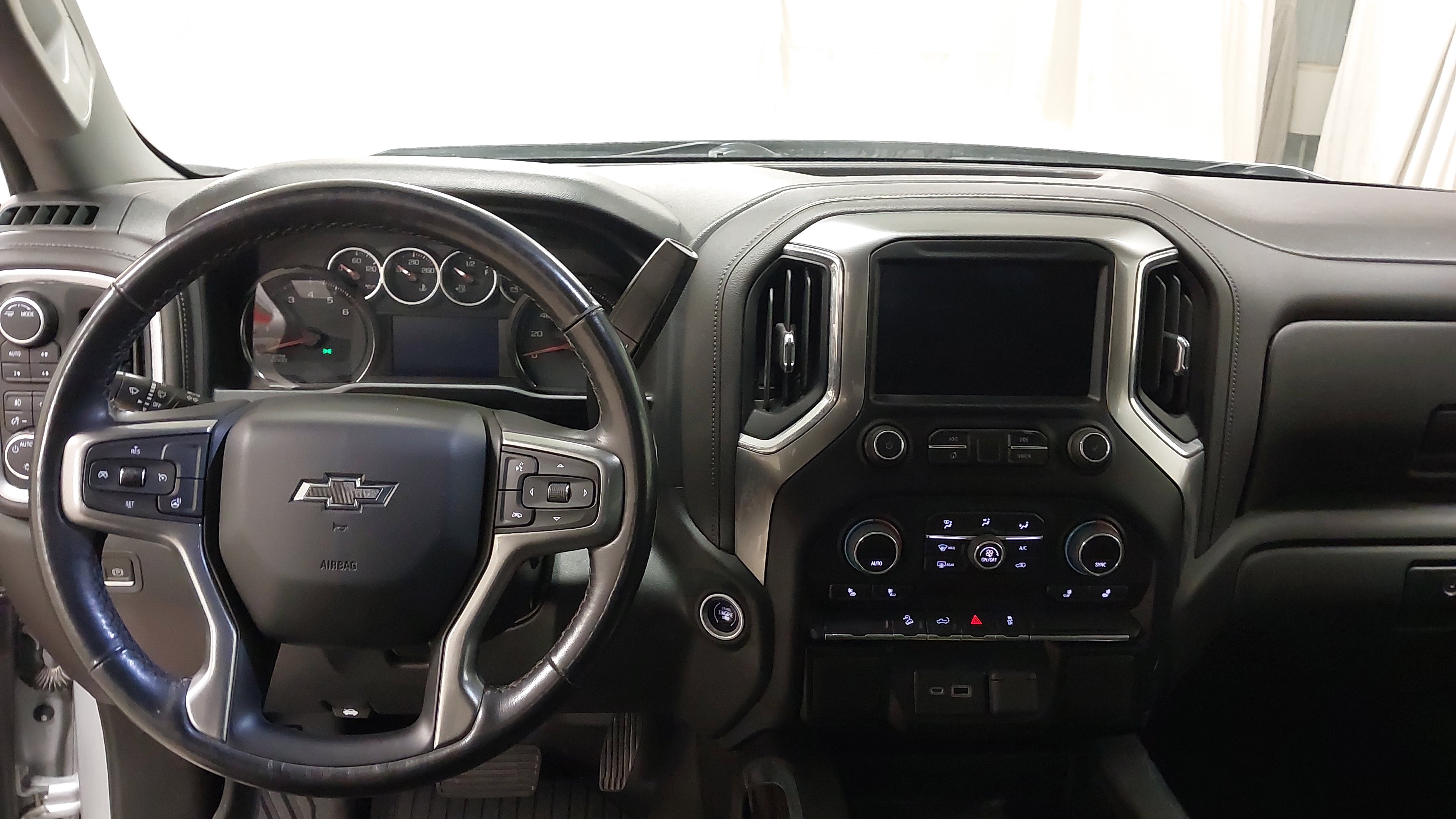 Used 2022 Chevrolet Silverado 1500 LT Trail Boss AWD/4WD image 26