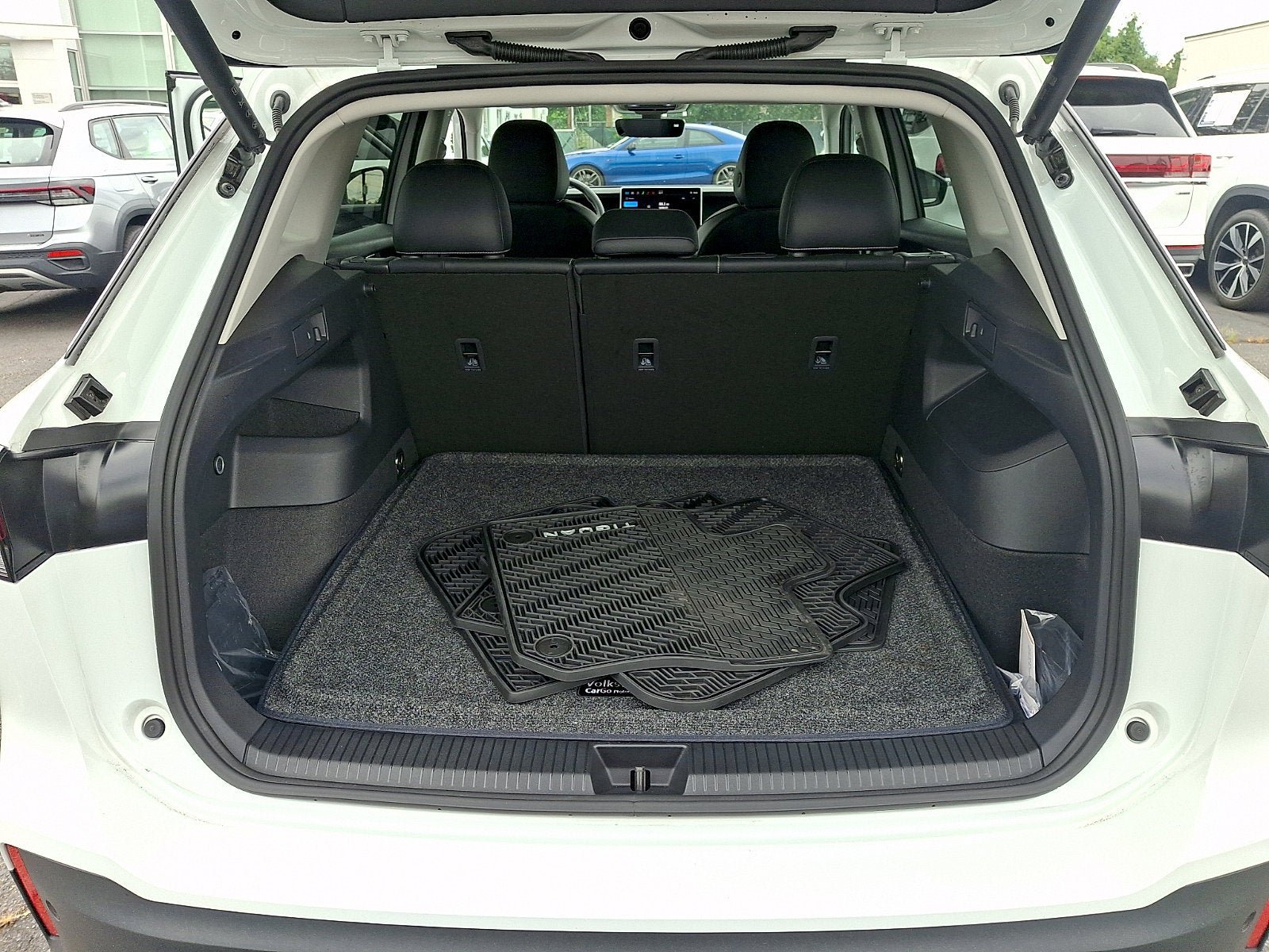 Used 2026 Volkswagen Tiguan SE FWD image 28