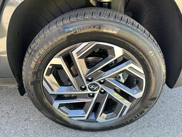 New 2025 Hyundai Tucson Limited image 14