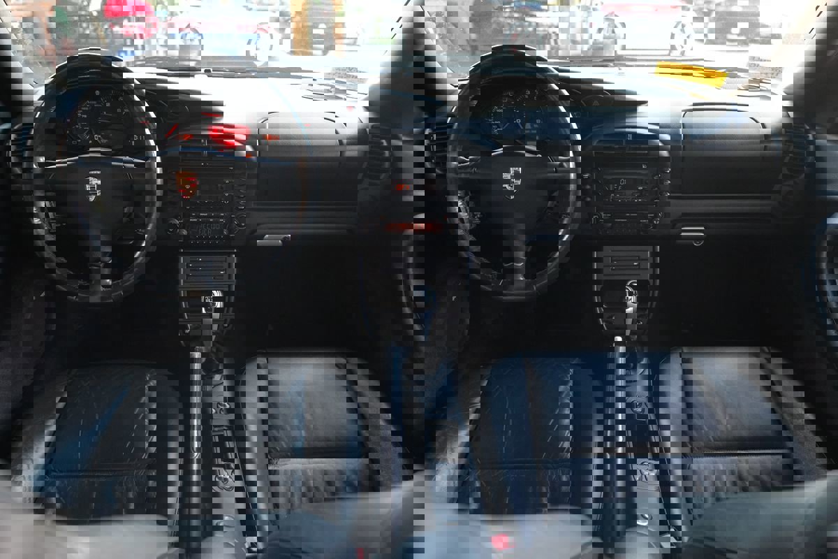 Used 2004 Porsche 911 Carrera 4 image 13