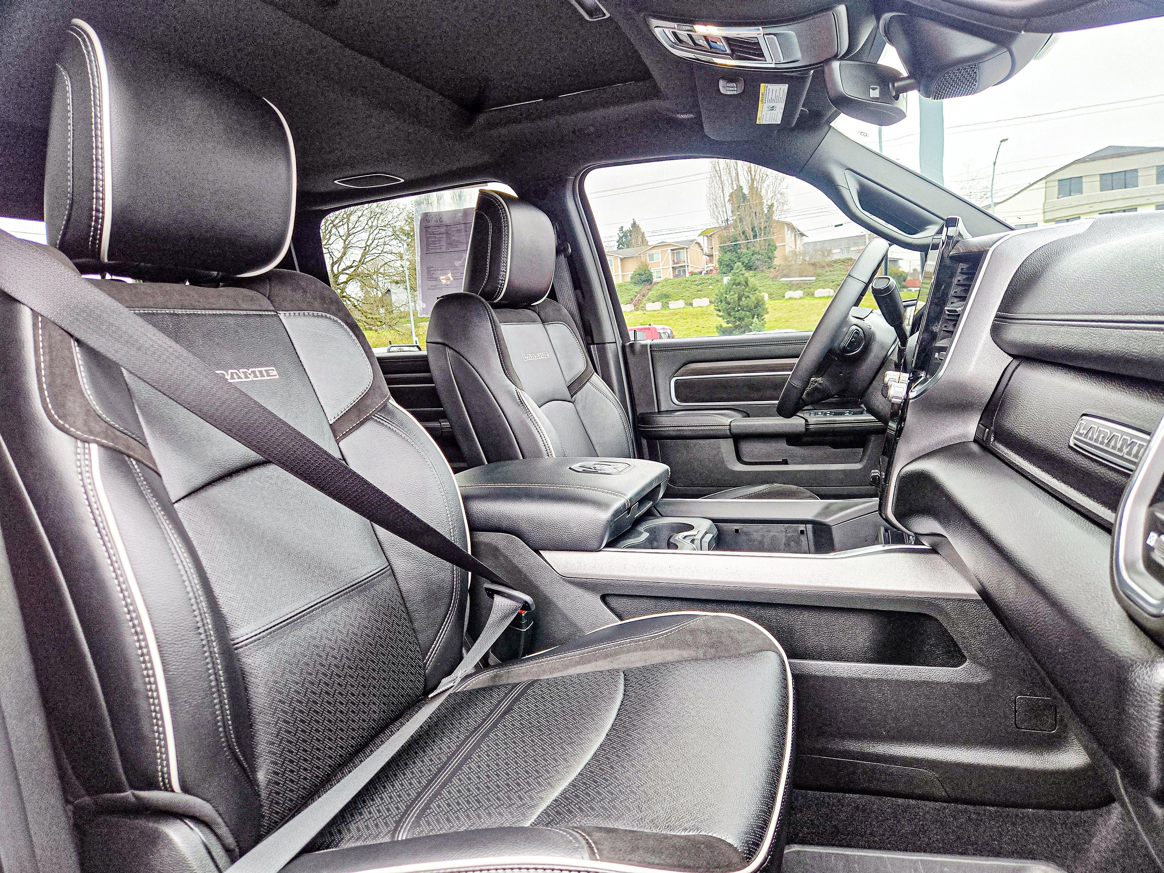 Used 2025 RAM 3500 Laramie image 14