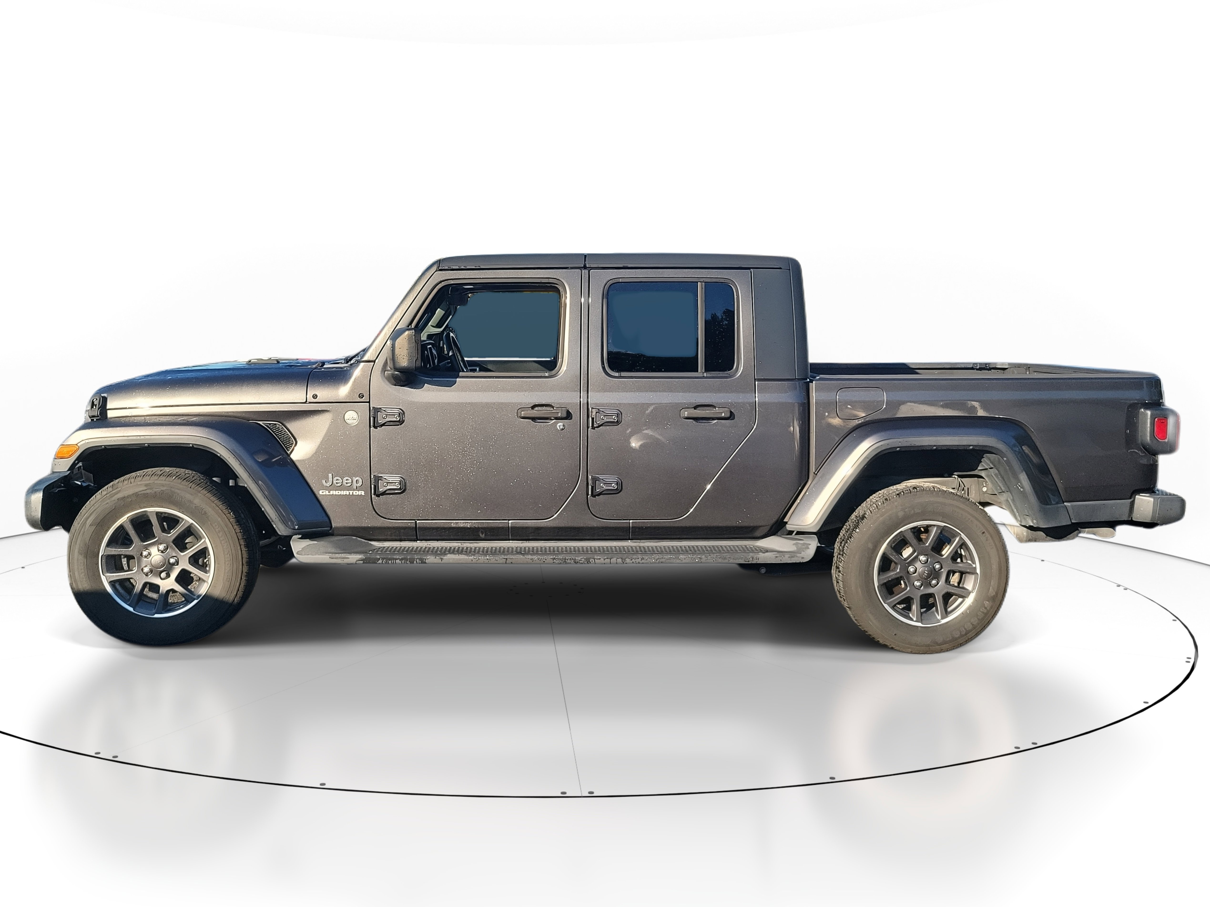 Used 2020 Jeep Gladiator Overland image 3