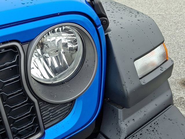 Used 2025 Jeep Wrangler Sport S image 13