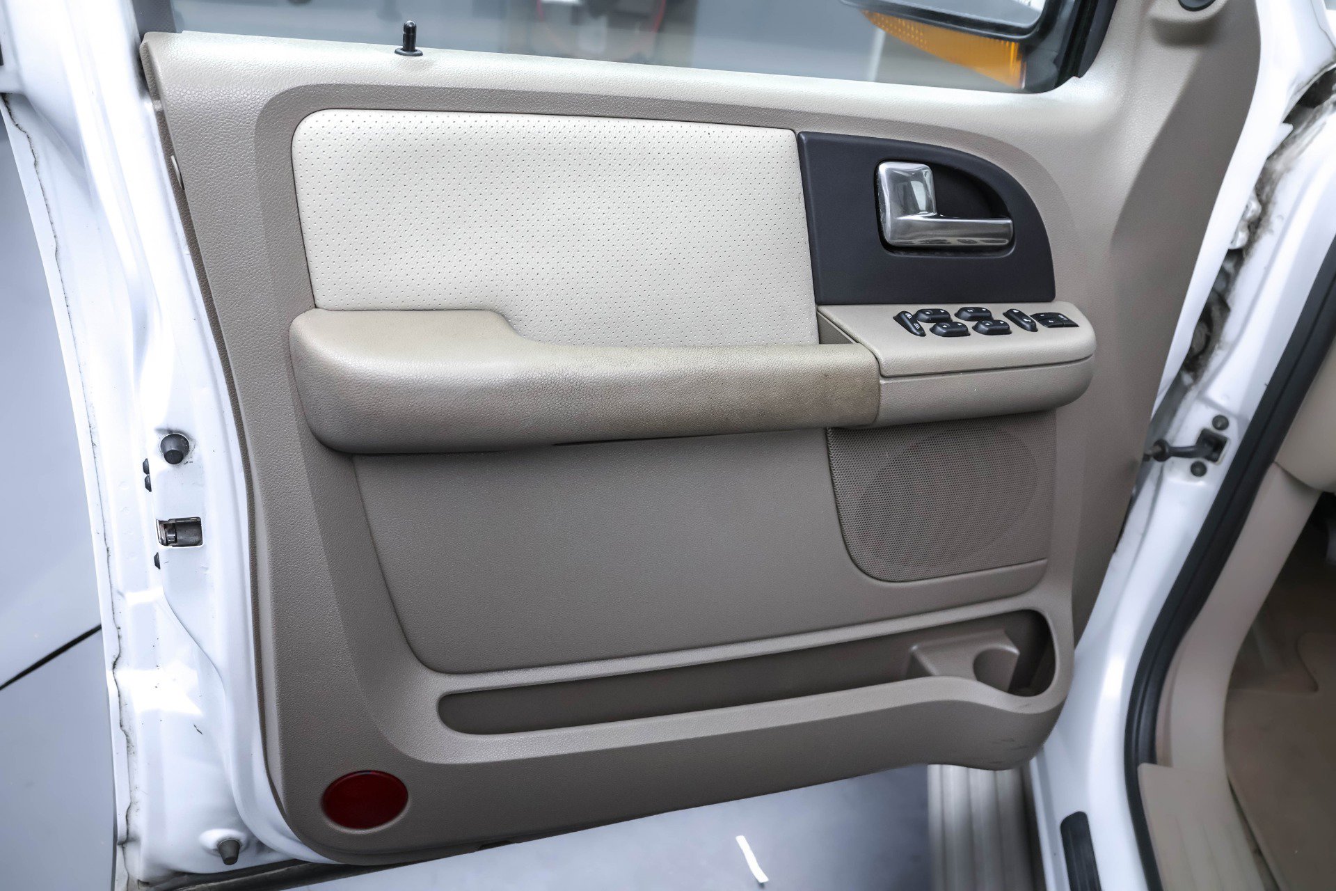 Used 2004 Ford Expedition Eddie Bauer image 15