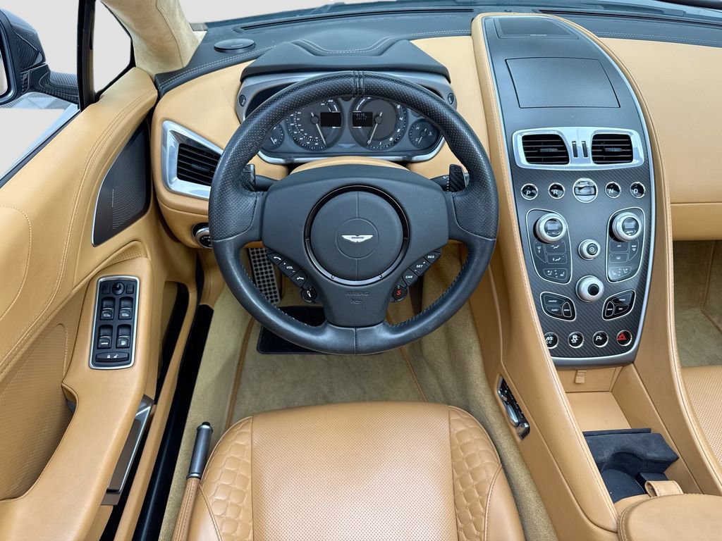 Used 2014 Aston Martin Vanquish Volante image 18