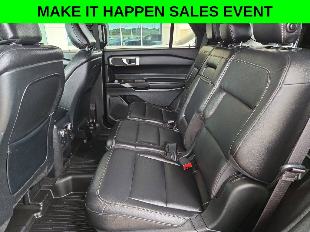 Used 2020 Ford Explorer XLT w/ Equipment Group 202A AWD/4WD image 14