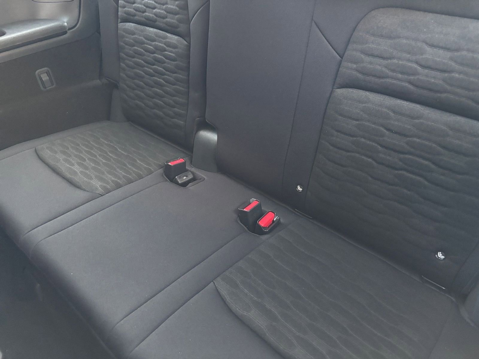 Used 2025 Nissan Pathfinder SV image 31