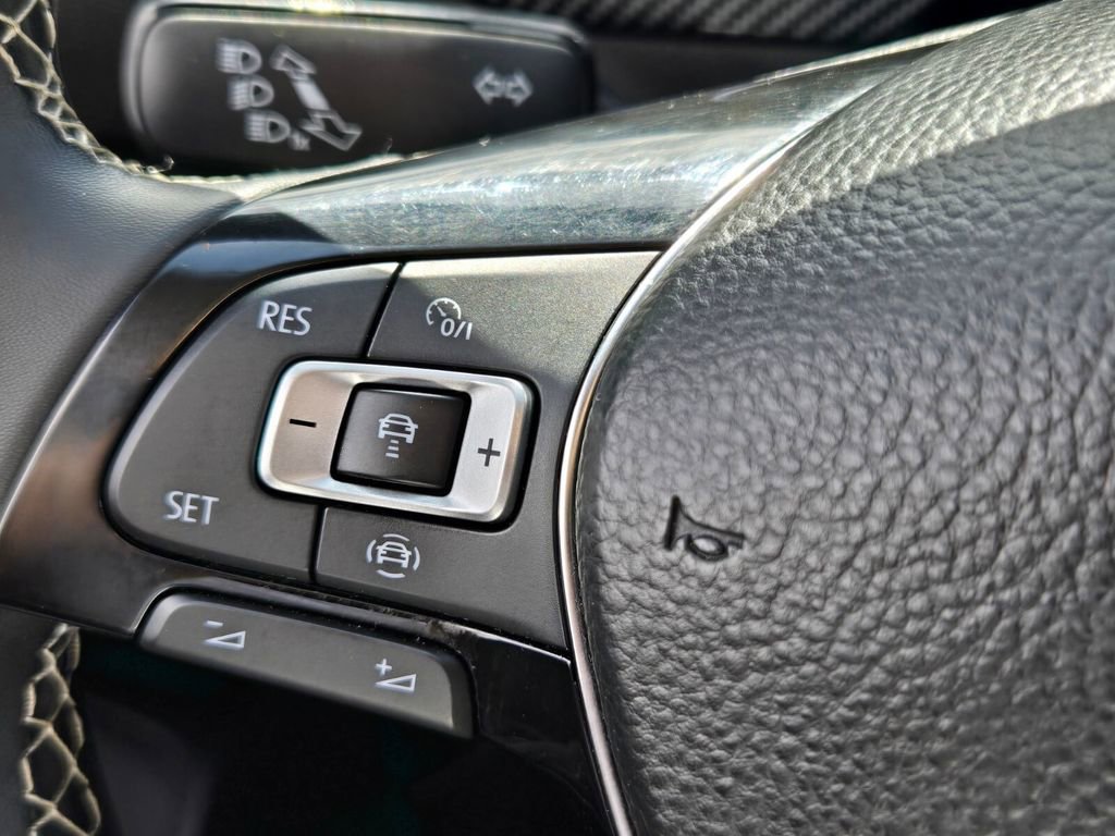 Certified 2021 Volkswagen Tiguan SE FWD image 25
