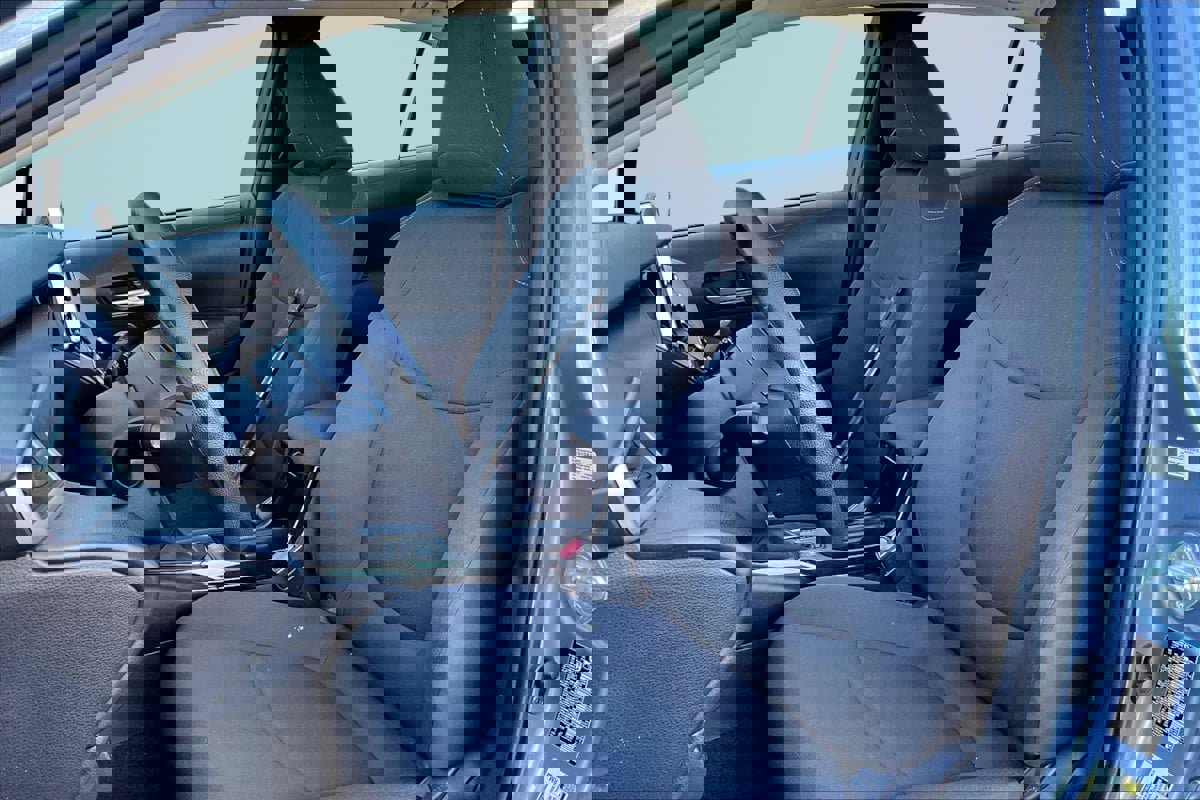 Used 2020 Toyota Corolla LE FWD image 25