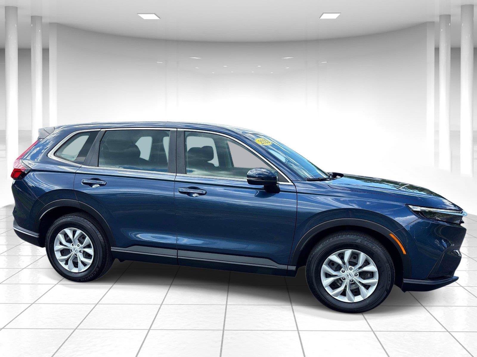 Used 2023 Honda CR-V LX image 2