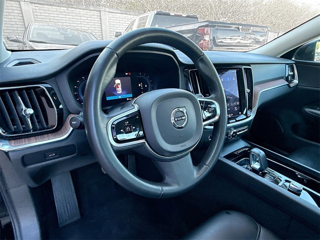 Used 2023 Volvo S60 B5 Plus image 12