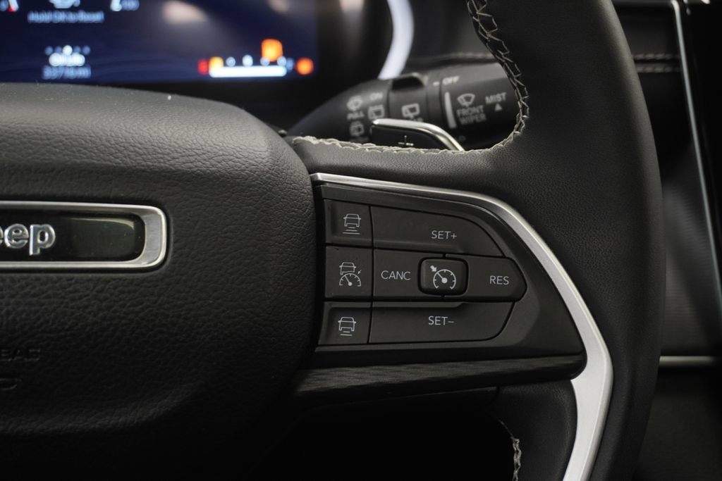 Certified 2023 Jeep Grand Cherokee L Laredo image 41