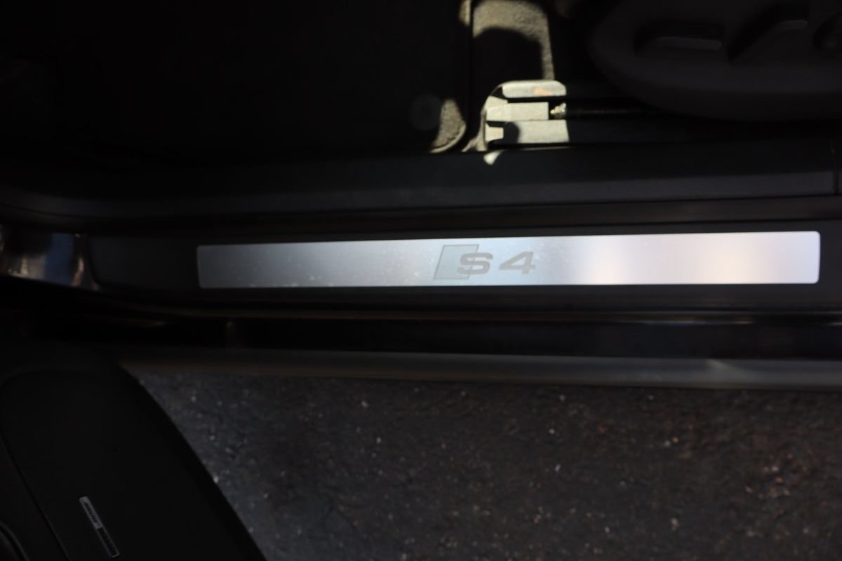 Used 2004 Audi S4 Sedan AWD/4WD image 33
