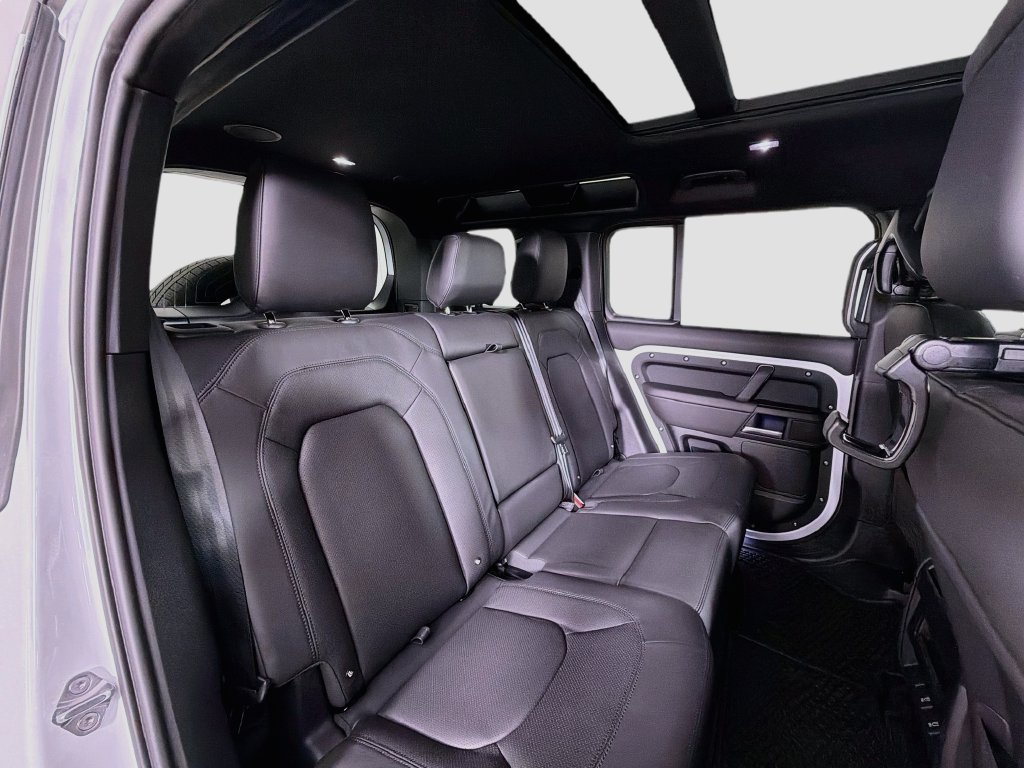 New 2026 Land Rover Defender 110 X-Dynamic SE AWD/4WD image 30