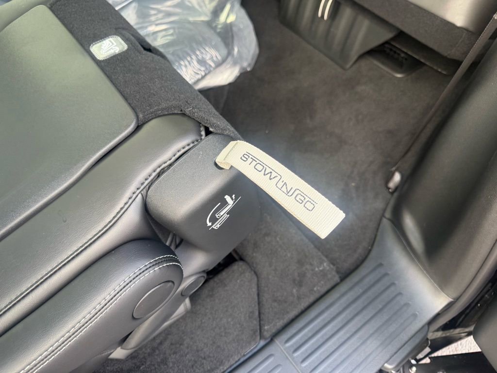New 2025 Chrysler Pacifica Select FWD image 46