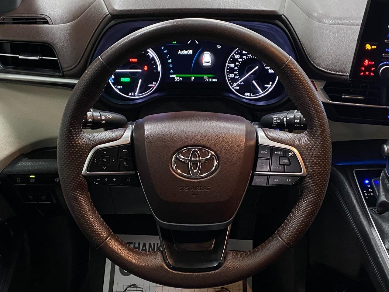 Used 2021 Toyota Sienna Platinum AWD/4WD image 16