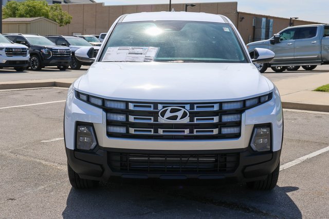 New 2026 Hyundai Santa Cruz SE FWD image 2