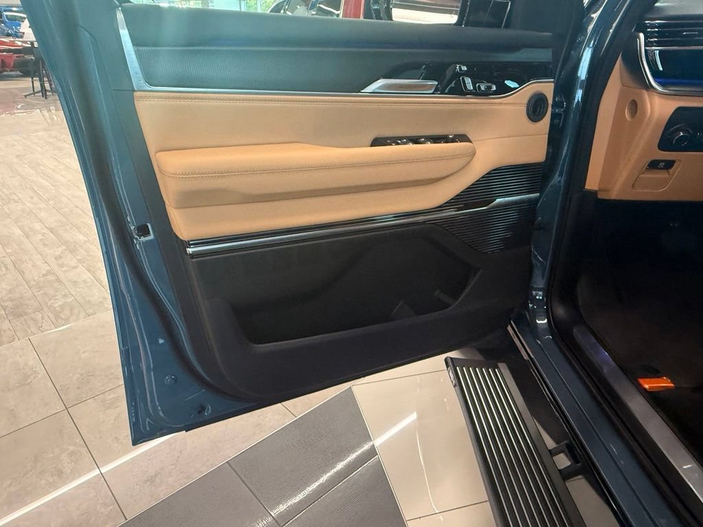 New 2026 Jeep Grand Wagoneer Summit AWD/4WD image 29