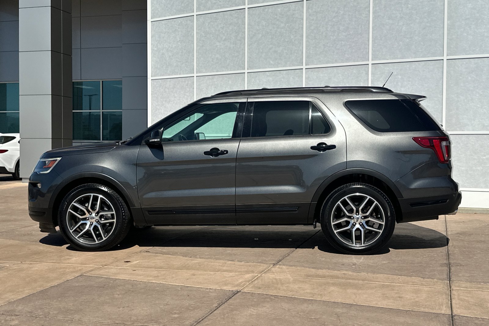 Used 2018 Ford Explorer Sport w/ Equipment Group 401A AWD/4WD image 7