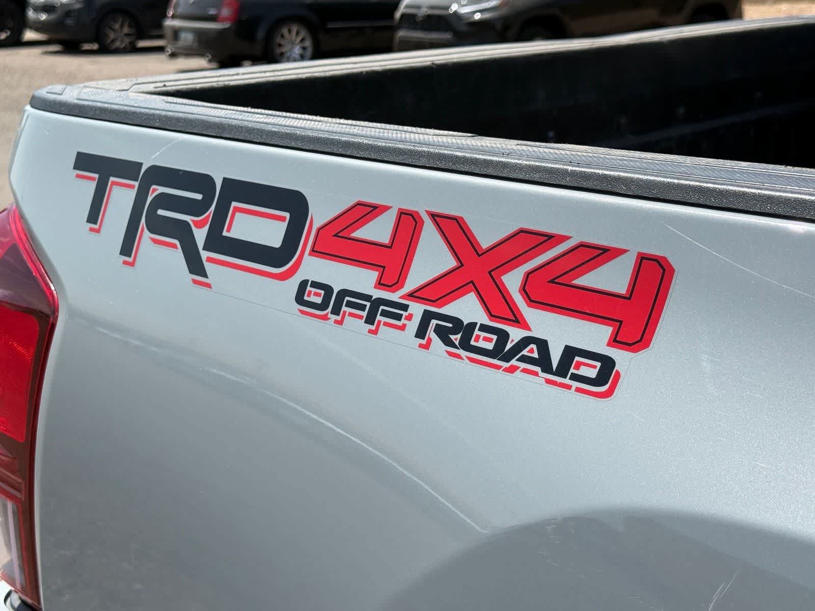 Used 2018 Toyota Tacoma TRD Off-Road w/ Technology Package AWD/4WD image 7