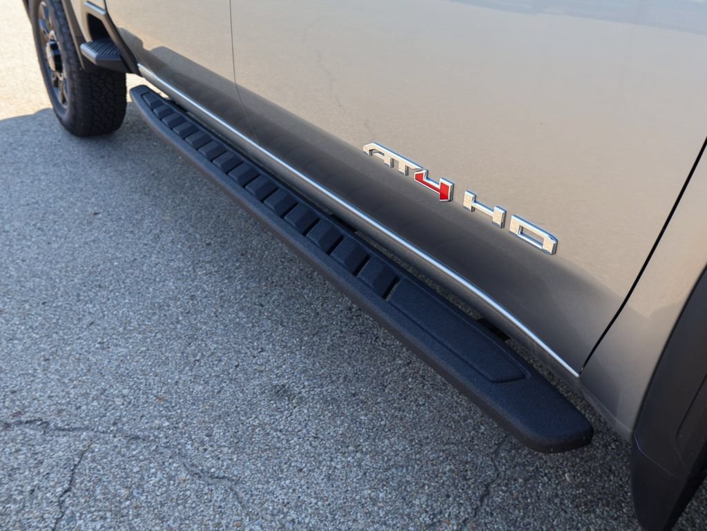 New 2026 GMC Sierra 2500 AT4 w/ AT4 Premium Plus Package AWD/4WD image 7