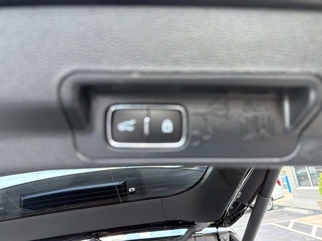 Used 2023 Ford Explorer ST-Line RWD image 14