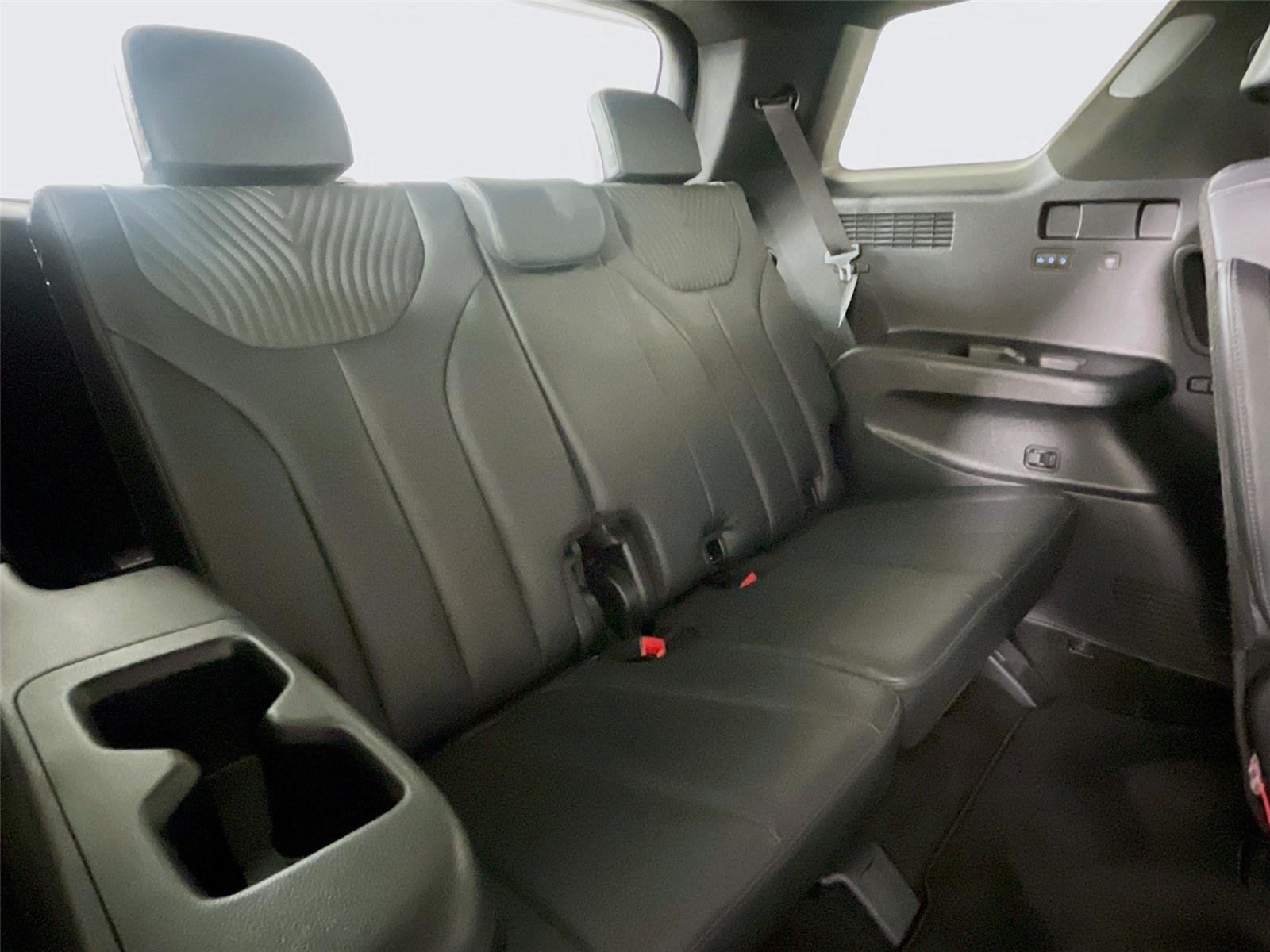 Used 2023 Hyundai Palisade Calligraphy FWD image 32