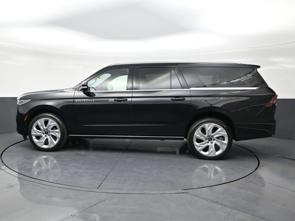 Used 2025 Lincoln Navigator L Black Label image 2