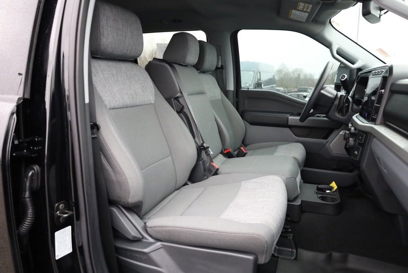 Used 2024 Ford F350 XLT w/ XLT Premium Package image 33