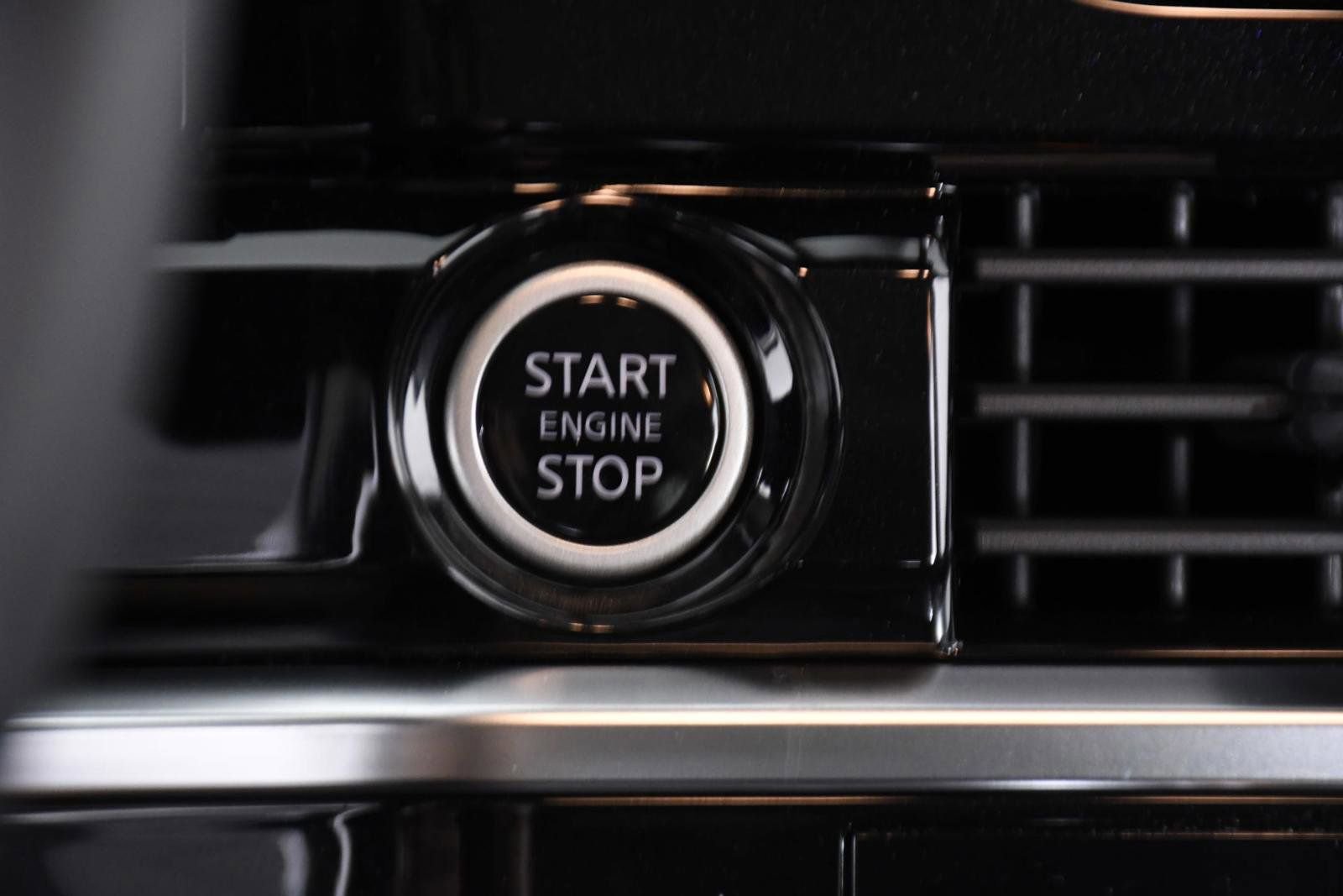 New 2024 Nissan Pathfinder SV w/ SV Premium Package FWD image 21