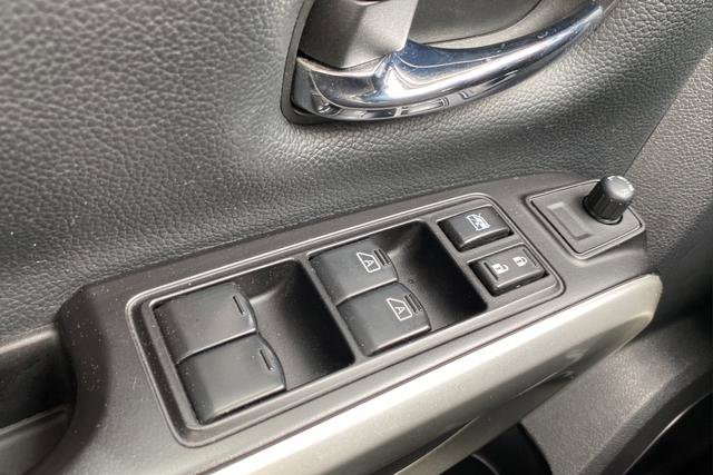 Used 2019 Nissan Titan SV AWD/4WD image 20