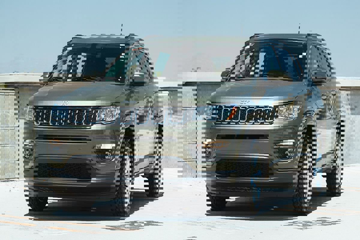 Used 2019 Jeep Compass Latitude image 4