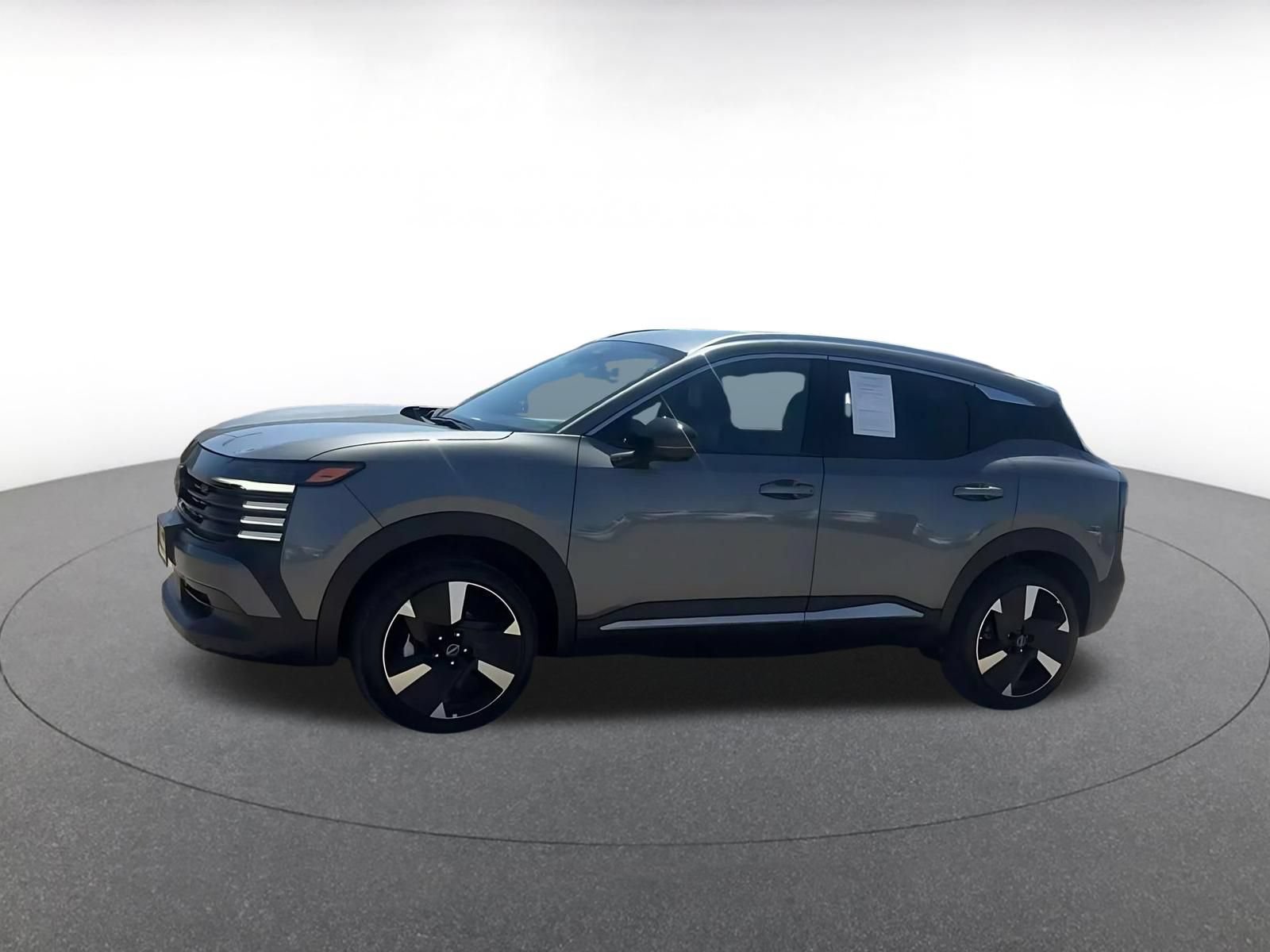Used 2026 Nissan Kicks SR AWD/4WD image 9