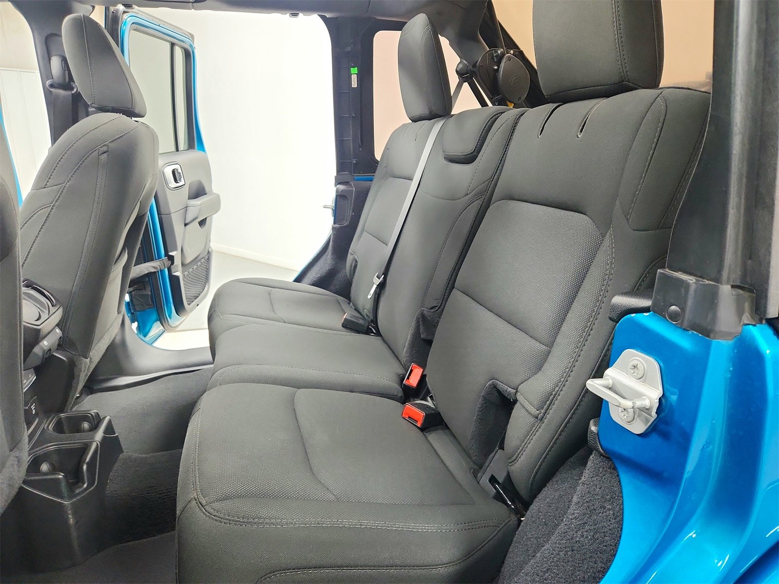 Used 2020 Jeep Wrangler Unlimited Sahara image 30