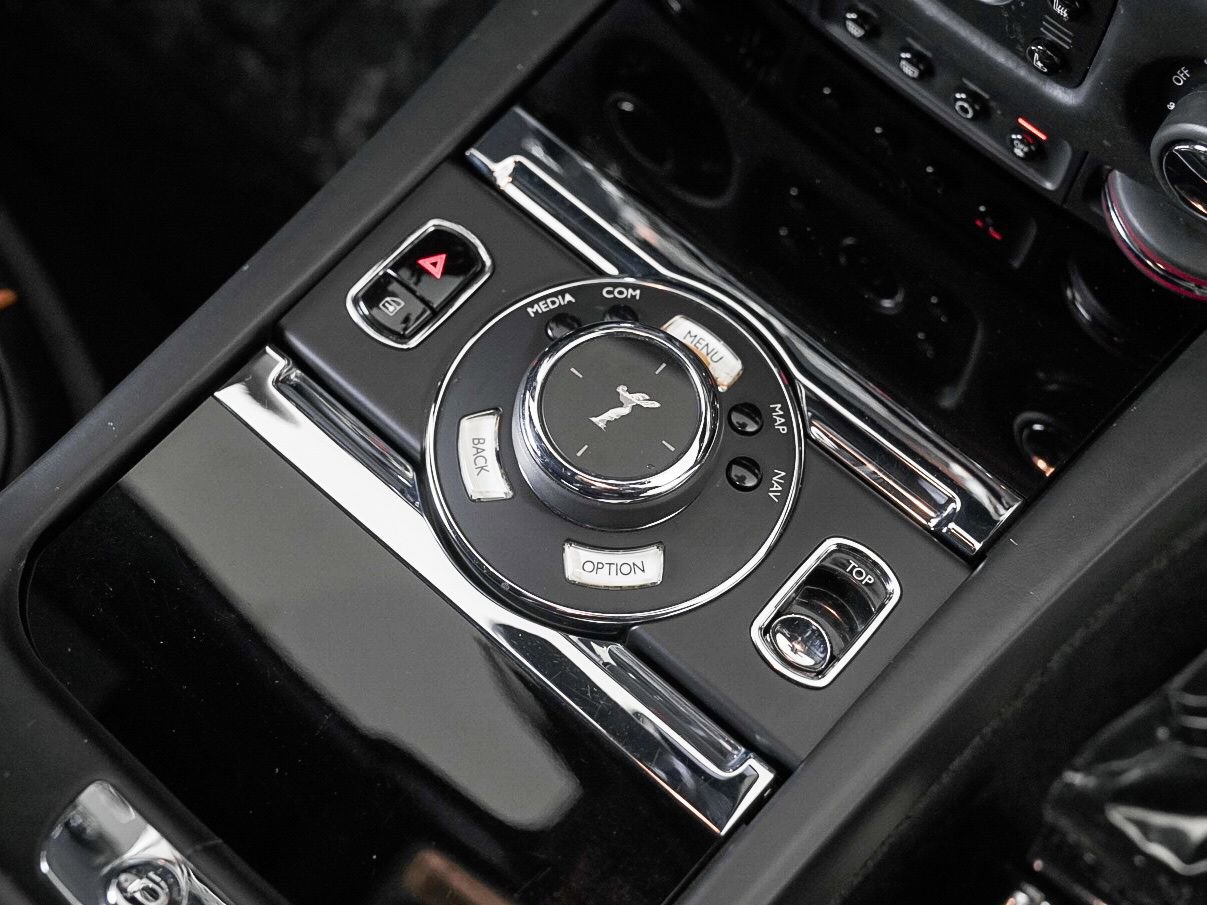 Used 2020 Rolls-Royce Dawn image 43