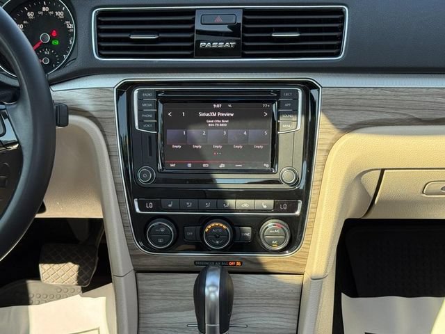 Used 2018 Volkswagen Passat 2.0T SE FWD image 13