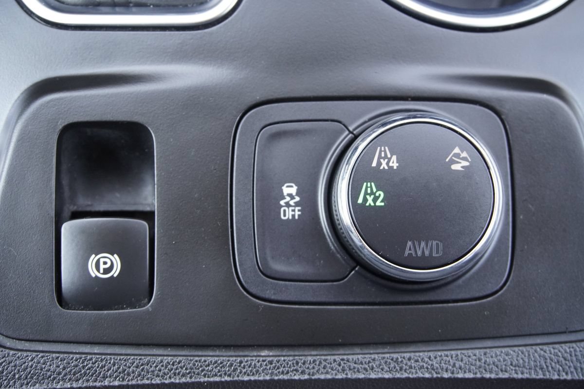 Used 2019 Chevrolet Traverse LT w/ LT Premium Package AWD/4WD image 24